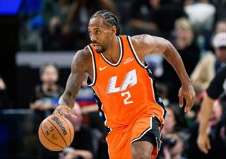 伦纳德因左膝不适提前返回洛杉矶，将接受进一步评估