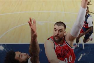 NBA战报：公牛7人上双&amp;25记三分终结快船6连胜