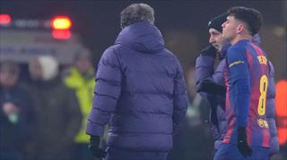 巴萨欧冠客场告捷折损核心，佩德里腿筋伤势引忧虑