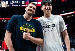 掘金157-103狂胜开拓者54分,约基奇32+9+7创纪录