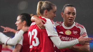 蕾妮·斯莱格斯的执教辉煌与职业生涯回顾