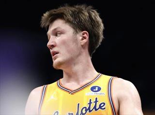 现象级新秀！克尼佩尔三分总数破纪录，有望成NBA历史首位新秀三分王