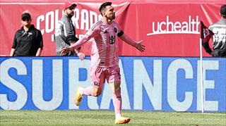 梅西双响助新帅首战告捷