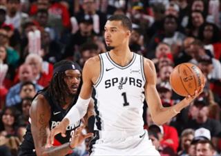 马刺19分大逆转！文班亚马复出砍27+11+7帽 率队3-1领先开拓者