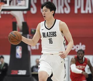 杨瀚森谈NBA与CBA差异：前者更重细节与技战术磨合 适应球队节奏是当前最大挑战