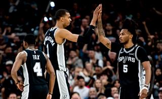 NBA西决G1：马刺双加时胜雷霆抢占先机 文班亚马41+24