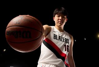 杨瀚森替补登场，正式成为第8位在NBA正赛登场的中国球员