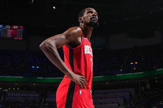 ​杜兰特谈火箭罚球表现：全队信心十足，但自己仍需做得更好