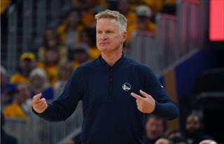 11月4日勇士训练后科尔谈连败：两场失利暴露防守端短板，球队亟待改进