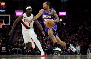 开拓者负湖人，斯普利特直指投篮防守短板，盛赞小尼克 - 史密斯