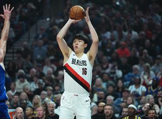 杨瀚森发展联盟首秀揽13板，下半场调整显成效获好评