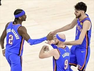 雷霆第三节一波流轻取黄蜂豪取5连胜 亚历山大33+7 霍姆格伦25+8