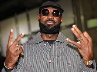 历史第一人！詹姆斯开启生涯第23季 NBA官推晒图致敬