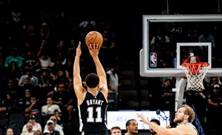 NBA常规赛：马刺击退老鹰 凯尔登25+7 福克斯26+5+9