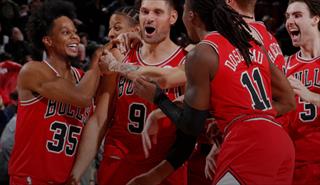 NBA杯：韦尔20+14 鲍威尔19分 热火143-107大胜公牛