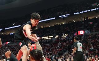 NBA常规赛：雷霆122-95复仇开拓者 杨瀚森17分钟8分4板3助