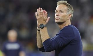 勒沃库森主帅表示，哈兰德是世界最佳前锋之一，埃切维里已做好登场准备