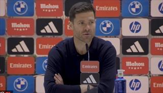 被问能否率队脱困，阿隆索坚定表态：球队定会秉持团结一致的态度共渡难关