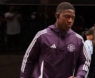 巴特：曼联把梅努毁了，我很担心切尔西会签下他