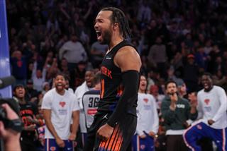 布伦森近三场高效爆发：场均32.7分助尼克斯强势晋级NBA杯四强