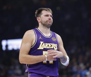 东契奇坦言湖人防守亟待提升：17胜7负虽好，但远未达最佳状态