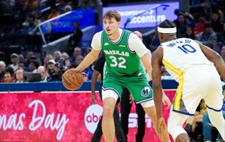 状元秀弗拉格本月8次砍20+ 联盟锋线第3多