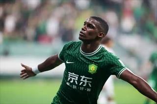 法比奥助北京国安4-0梅州客家，锁定中超半程冠军！