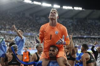 因需先敲定替代人选，汉堡俱乐部暂时中止佩雷茨转会南安普顿的相关事宜