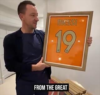 特里拍卖梅西06年橙色球衣 赛后特意交换为公益